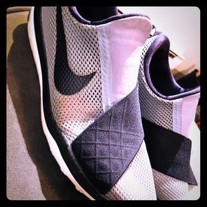 Nike athletics sneakers 7.5 perfect for jogging